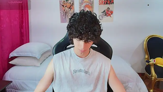 Nude Boy18 online show from July 19, 1:09 am