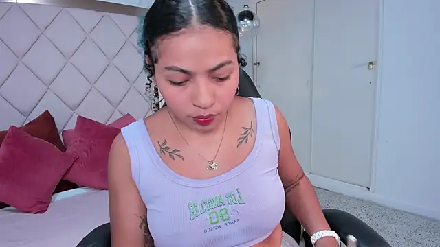 momo ayasse online show from December 2, 9:54 pm