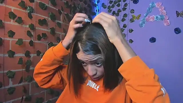 Snapshot of yumi_hanna chatting on October 31, 1:28 am yumi hanna online show from October 31, 1:28 am