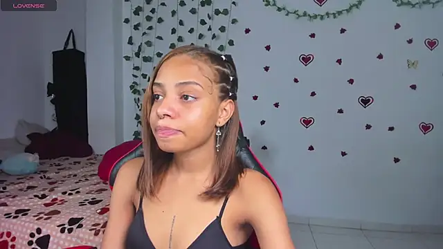 yumi hanna online show from April 27, 1:58 am