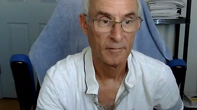 funone1999 online show from October 9, 9:57 pm