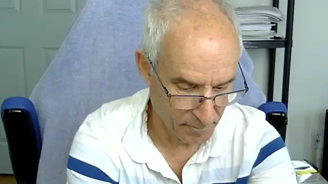 funone1999 online show from October 12, 4:17 pm