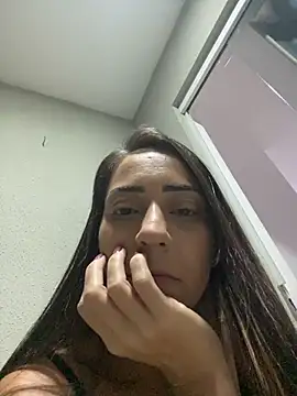 Snapshot of lucioliveira chatting on March 10, 1:43 am lucioliveira online show from March 10, 1:43 am