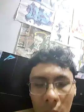 Snapshot of snopgz chatting on December 2, 5:46 am snopgz online show from December 2, 5:46 am