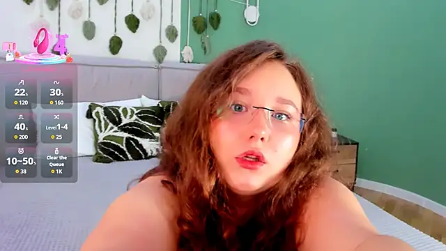 VelvetVixenCute online show from September 18, 5:31 am