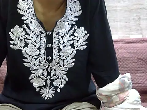 VNDANA  online show from April 18, 6:12 pm