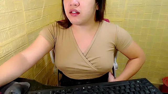 xUrDreamSlutWhore online show from October 22, 3:01 pm