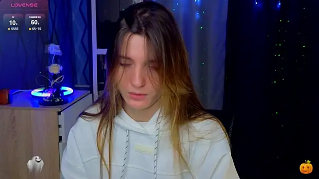 Snapshot of Vetta11 chatting on October 30, 3:30 am Vetta11 online show from October 30, 3:30 am