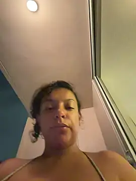 Snapshot of allybluee777 chatting on June 20, 2:47 am allybluee777 online show from June 20, 2:47 am