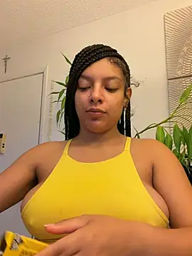 Snapshot of allybluee777 chatting on July 1, 12:01 am allybluee777 online show from July 1, 12:01 am