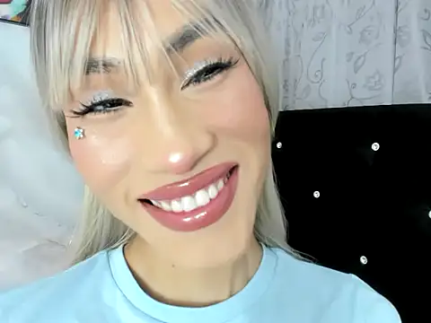 Snapshot of samara_novice18 chatting on November 13, 7:57 pm samara novice18 online show from November 13, 7:57 pm