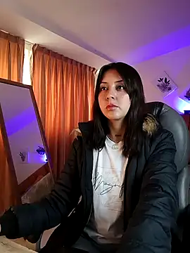 Catti Brie online show from November 29, 12:30 pm