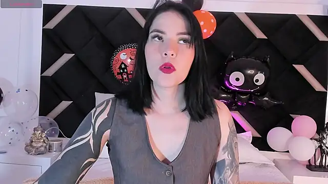 Snapshot of kate_cass chatting on October 26, 3:23 am kate cass online show from October 26, 3:23 am