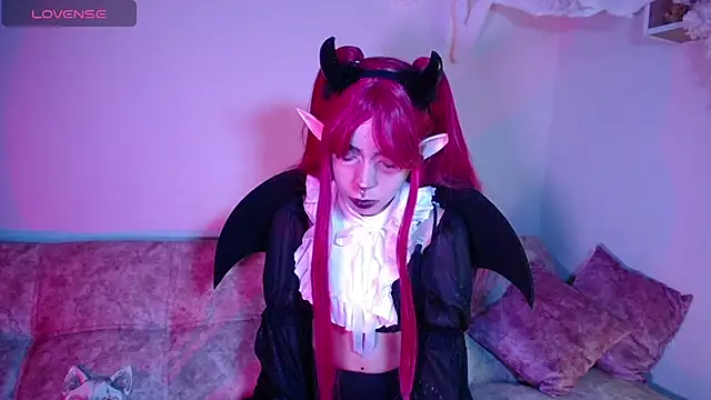 Snapshot of dark__nymph chatting on October 31, 1:45 pm dark nymph online show from October 31, 1:45 pm