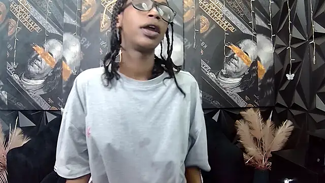 Snapshot of Lilmisbaddyxxx chatting on October 7, 5:32 pm Lilmisbaddyxxx online show from October 7, 5:32 pm