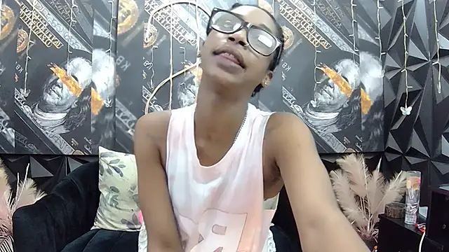 Snapshot of Lilmisbaddyxxx chatting on October 8, 6:05 pm Lilmisbaddyxxx online show from October 8, 6:05 pm