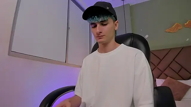 JaydenVillalobos online show from September 28, 7:41 pm