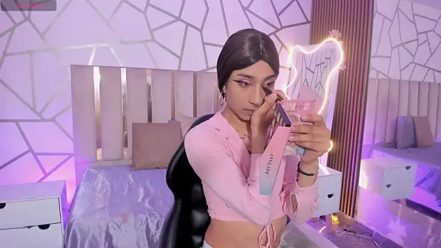 CYRUS TAY online show from April 9, 11:48 am