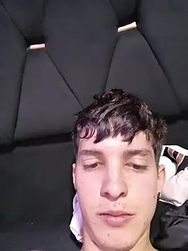 Snapshot of Jheampiiero chatting on February 4, 8:36 pm Jheampiiero online show from February 4, 8:36 pm