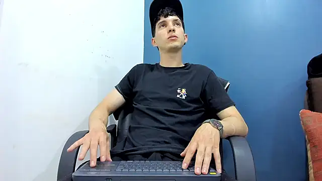 Snapshot of Jheampiiero chatting on February 12, 9:10 pm Jheampiiero online show from February 12, 9:10 pm