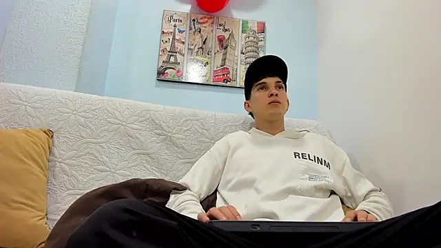 Snapshot of Jheampiiero chatting on February 18, 9:11 pm Jheampiiero online show from February 18, 9:11 pm