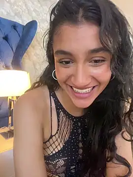 ValentiinaCruz online show from December 15, 10:47 pm