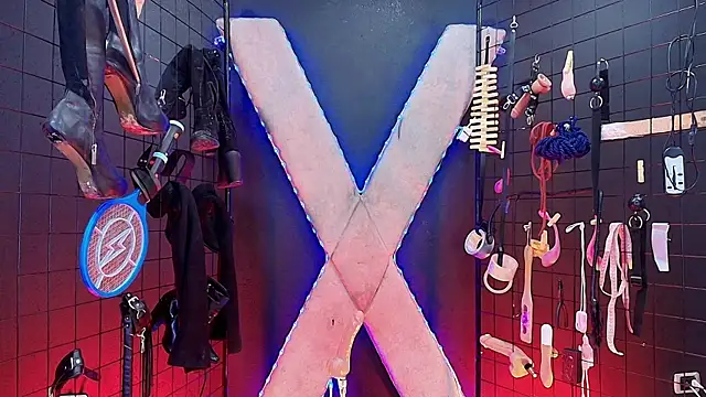 Snapshot of Veronica_bdsm chatting on April 7, 12:38 pm Veronica bdsm online show from April 7, 12:38 pm