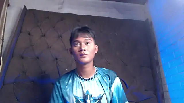 miss char09 online show from September 17, 2:30 pm