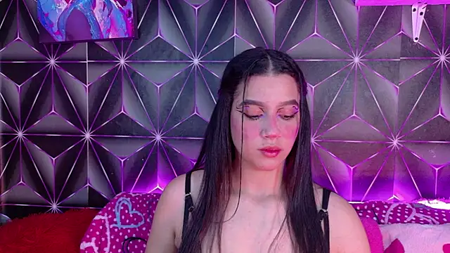 Snapshot of Megan_Luxe chatting on September 26, 4:27 am Megan Luxe online show from September 26, 4:27 am