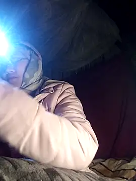 MaiHoa69 online show from February 12, 5:30 pm