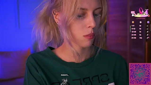 Nelly Carroll online show from December 1, 8:30 am