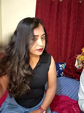 Snapshot of Hotbhabi305 chatting on February 12, 5:52 pm Hotbhabi305 online show from February 12, 5:52 pm