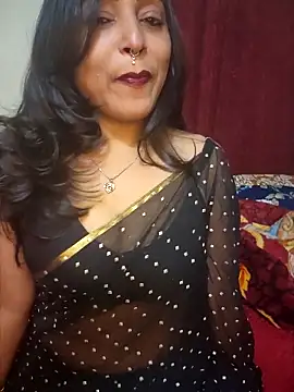 Snapshot of Hotbhabi305 chatting on February 14, 5:32 pm Hotbhabi305 online show from February 14, 5:32 pm