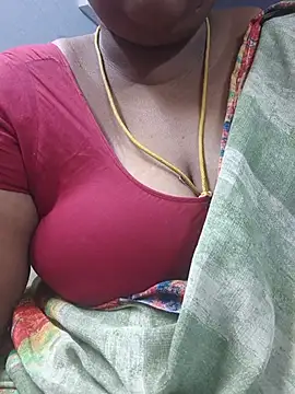 Snapshot of TAMIL_ELAKKIYA chatting on June 22, 12:45 am TAMIL ELAKKIYA online show from June 22, 12:45 am