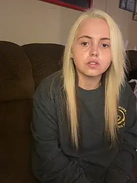 JuicyExxxperience online show from March 5, 2:13 pm