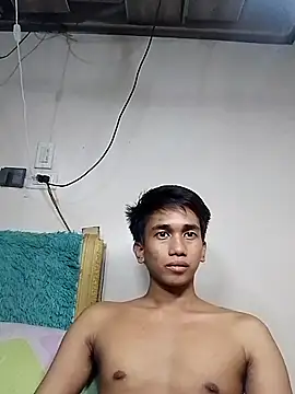 Snapshot of charlie0728 chatting on May 16, 1:54 pm charlie0728 online show from May 16, 1:54 pm