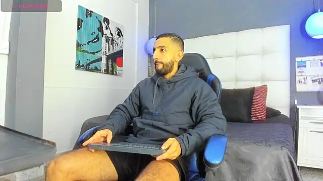 Yiyo10  online show from March 27, 9:03 pm