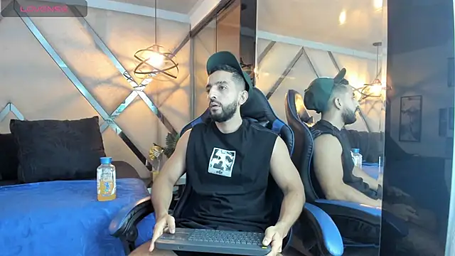 Yiyo10  online show from April 26, 3:59 am