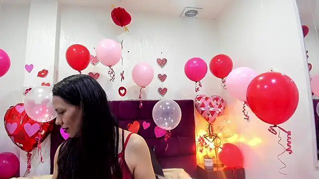 Snapshot of MashaPiink chatting on February 13, 1:07 pm MashaPiink online show from February 13, 1:07 pm