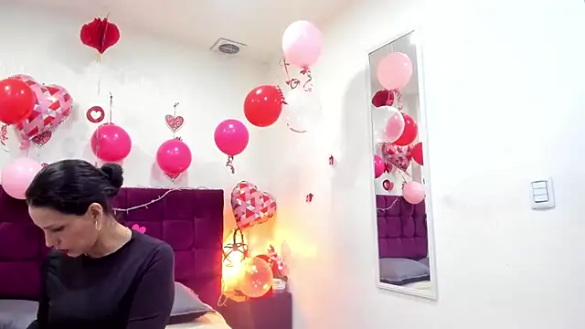 Snapshot of MashaPiink chatting on February 17, 12:45 pm MashaPiink online show from February 17, 12:45 pm