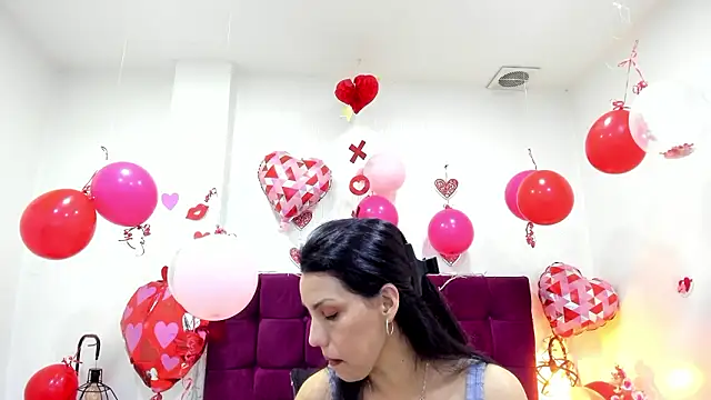 Snapshot of MashaPiink chatting on February 18, 12:34 pm MashaPiink online show from February 18, 12:34 pm