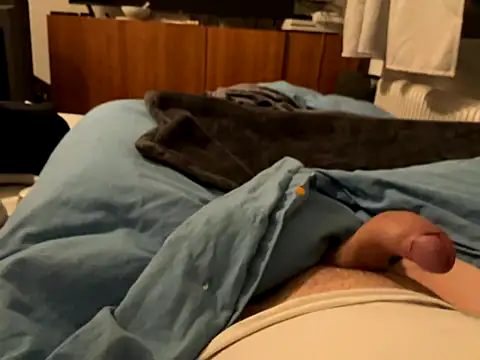 HugeLoadsIncomming online show from December 3, 12:18 am