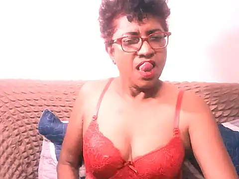 Indianredlily online show from November 21, 8:35 am