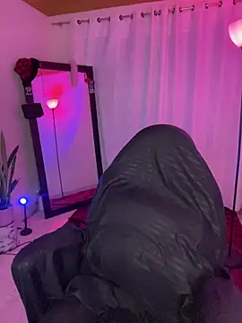 ZahaRose online show from January 7, 4:37 am