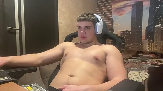 MusclePhantom online show from January 13, 9:53 pm