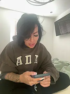 Snapshot of BELLABLACKXUK chatting on April 23, 8:46 am BELLABLACKXUK online show from April 23, 8:46 am