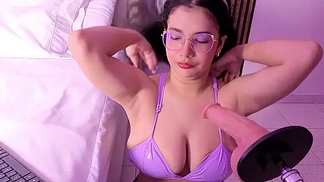 LunaRosse  online show from December 18, 11:49 am