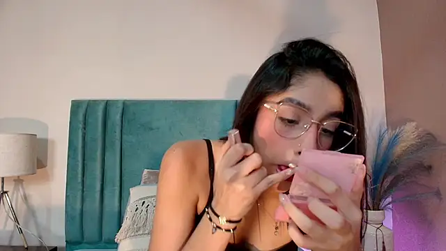 IvyJhons online show from November 5, 11:54 am