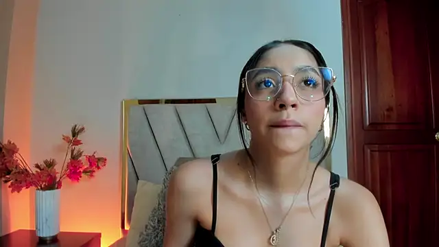 IvyJhons online show from December 20, 12:34 pm