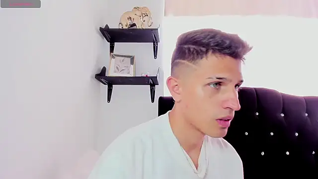 kevin ahss online show from April 14, 8:59 pm